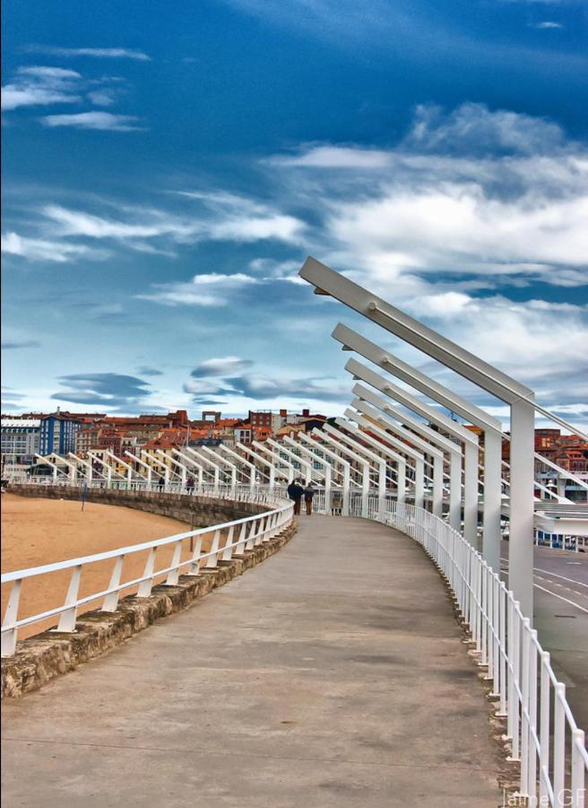 Apto. Vista Playa Poniente Gijón Buitenkant foto